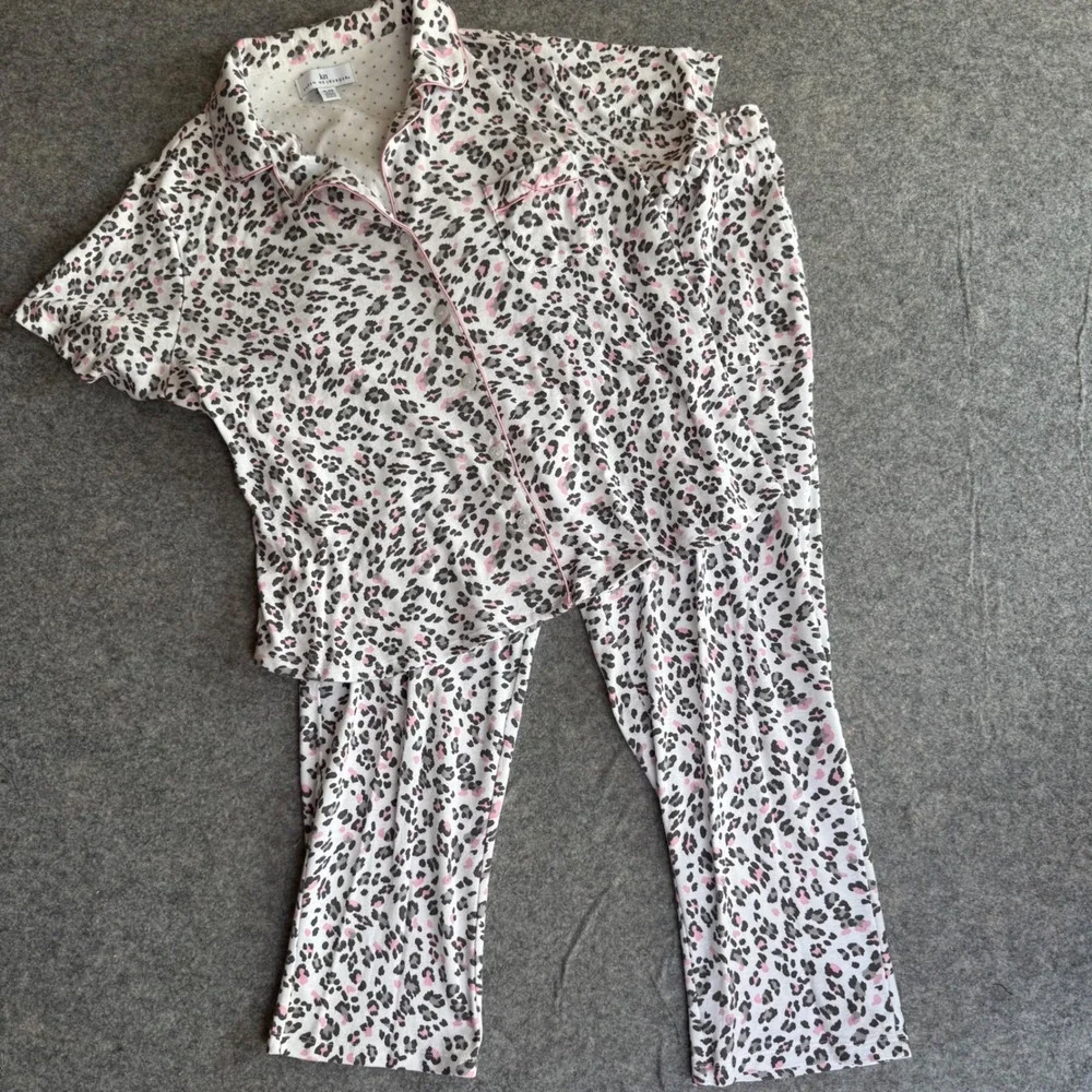 Karen Neuburger Womens XL Pink Grey Leopard Print Pajama Set Short Sleeve Pants